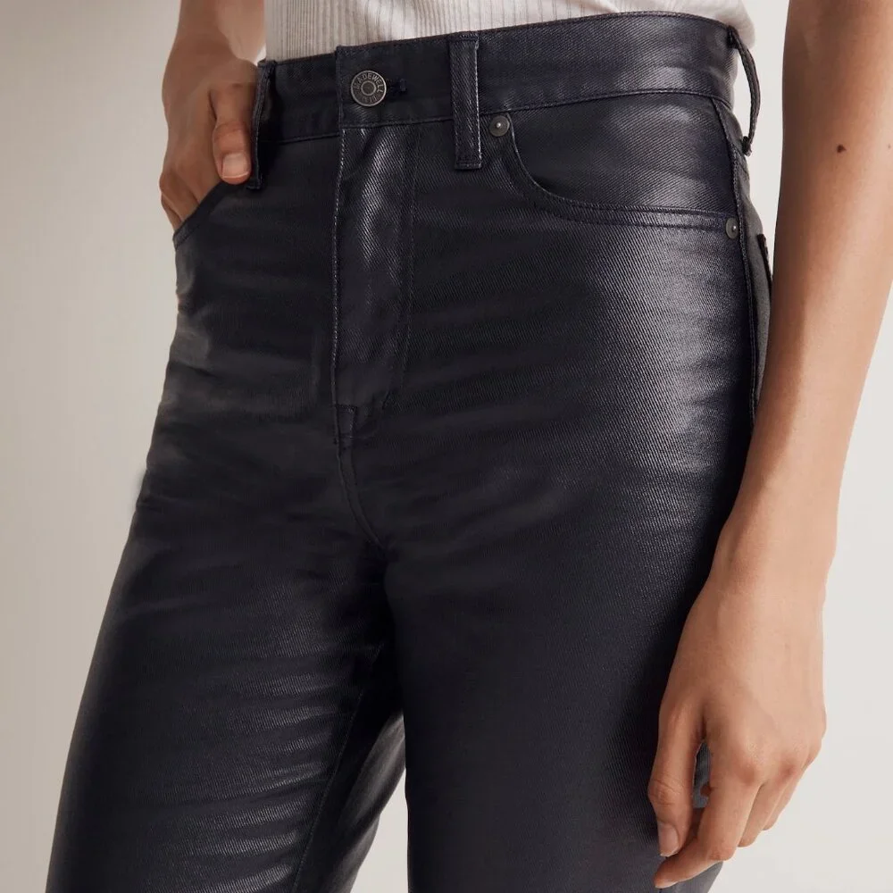 MADEWELL 33 The '90s Straight Jean in Midnight Blue Foil